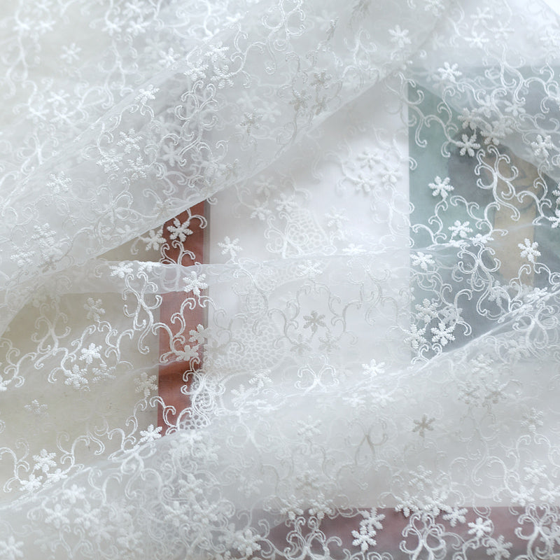幅130cm×長さ95cm 高級オーガンジーつる花柄刺繍レース生地 – iriz Lace