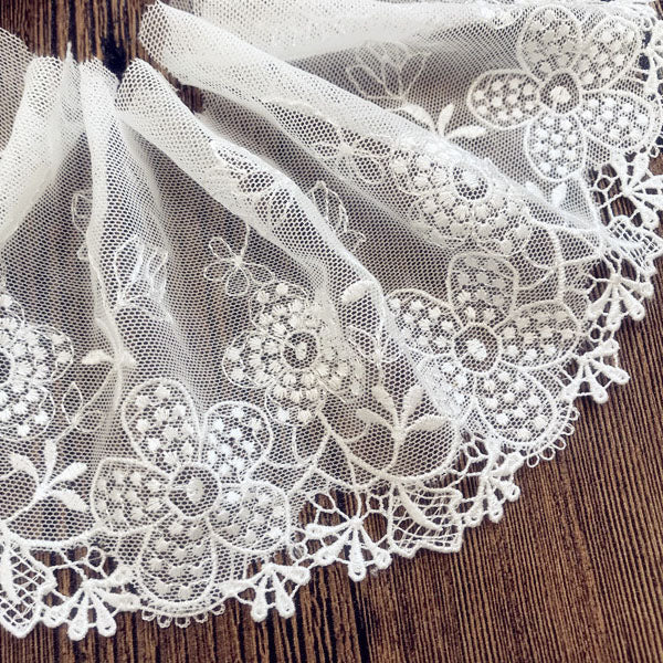 5 Yards of 10.5cm Width Classical Floral Embroidery Lace Fabric Trim