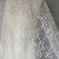 125cm Width Daisy Flowers on Net Grid Floral Embroidery Lace Fabric by the Yard