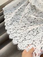 幅155cm x 長さ150cm 中空まつげ花刺繍ケミカルレース生地