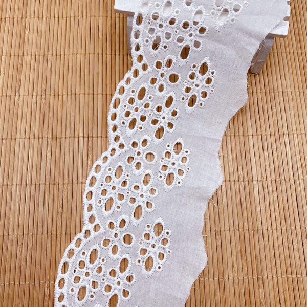 4 ヤード x 7.5 cm 幅花刺繍アイレット コットン レース生地トリム