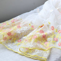 幅140cm x 長さ95cm プレミアム対称ピンクとイエローの花柄刺繍レース生地
