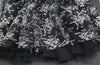 幅142cm×長さ95cm シルバーライン花柄刺繍ブラックチュールレース生地