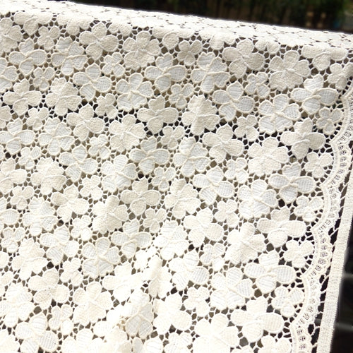 幅130cm×長さ95cm 花刺繍レース生地