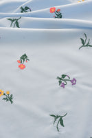 幅142cm×長さ95cm 小枝花刺繍コットン生地