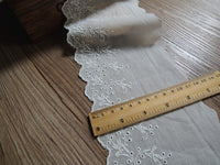 幅11cmの花刺繍縫製コットンアイレットファブリックトリムの4ヤード