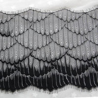 幅 27cm x 長さ 300cm 羽のようなまつげ刺繍レース生地トリム