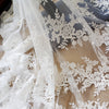 130cm の幅 Sequined 花の刺繍のヤードによる結婚式のレースの生地